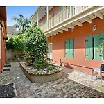 1 Bedroom Apartment On Ursulines Av., New Orleans