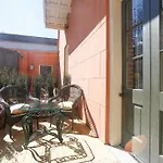 1 Bedroom Apartment In Nth Rampart St, New Orleans