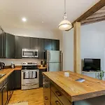 One-Bedroom On Jackson Avenue Apt 203 By Sonder