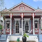 The Burgundy Bed & Breakfast 3*