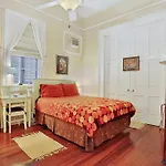 The Burgundy 3* New Orleans