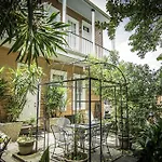 Rathbone Mansions Hotel