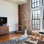Two-Bedroom On Jackson Avenue Apt 201 By Sonder