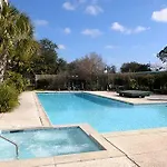 Brent House Hotel 3*