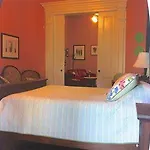 La Belle Esplanade Bed & Breakfast