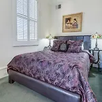 Chateau Orleans Aparthotel 3*