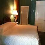 Nine-o-five Royal Hotel 3*