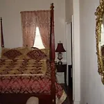 Inn Creole