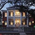 Hubbard Mansion 3*
