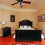 1 Bedroom Apartment On Ursulines Av, New Orleans