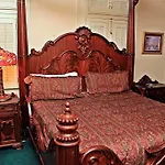 Chateau Orleans Aparthotel