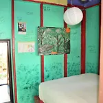 Hostel India House *