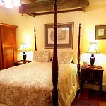Lions Bed & Breakfast 3*