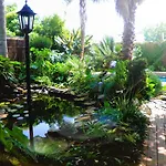 Lions Inn Bed & Breakfast