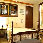 Bed & Breakfast Lions 3*