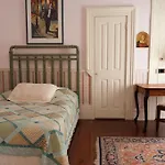 Fairchild House Bed & Breakfast 3*