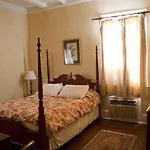 Fairchild House Bed & Breakfast 3*