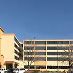 La Quinta & By Wyndham Downtown Hotel New Orleans