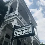 Nine-o-five Royal Hotel New Orleans