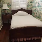 Nine-o-five Royal Hotel 3*