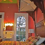 La Belle Esplanade Bed & Breakfast