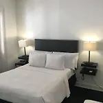 St. Helene Hotel 2*