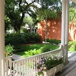 Avenue Inn Bed And Breakfast