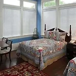 Avenue 2* New Orleans