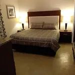 Motel London New Orleans