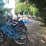 Five Br - Sleeps 10! Steps From French Quarter Villa