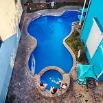 7 Bedroom - Sleeps 14! Next To Bourbon Street * New Orleans
