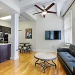 Modern Near French Quarter & Bourbon Street *