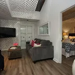 4 Bedroom - Sleeps 8! Celebrity Next To Frenchman St Inn