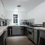 Inn 4 Bedroom - Sleeps 8! Celebrity Next To Frenchman St