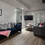 4 Bedroom - Sleeps 8! Celebrity Next To Frenchman St Inn