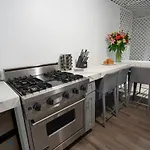 4 Bedroom - Sleeps 8! Celebrity Next To Frenchman St 3*