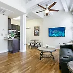 Stunning - Near Fq And Bourbon New Orleans