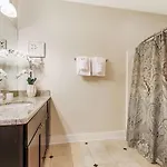 Stunning - Near Fq And Bourbon Aparthotel 4*