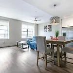 Modern & Fully Furnished In The Heart Of The Apartment
