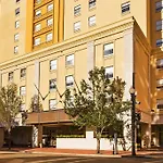 Hotel La Quinta & By Wyndham Downtown