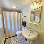 Lions Bed & Breakfast