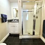 Lions Bed & Breakfast 3*
