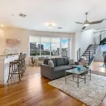 Apartment Modern & Fully Furnished In The Heart Of The New Orleans