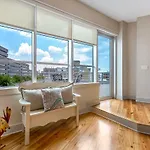 Modern & Fully Furnished In The Heart Of The New Orleans