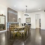 Aparthotel Modern 4br Penthouse In Downtown By Hosteeva 4*