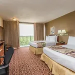Country & By Radisson, I-10 East, La Hotel 3*