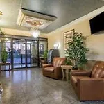 Country & By Radisson, I-10 East, La 3*