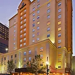 La Quinta & By Wyndham Downtown Hotel