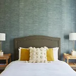 Bright 1Br In Irish Channel By Sonder