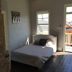 Modern 2 Blocks From Quarters Apartment *